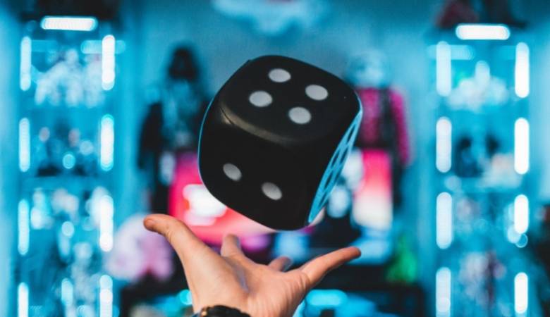 Какие знаменитости играют в азартные игры в 2022-м
