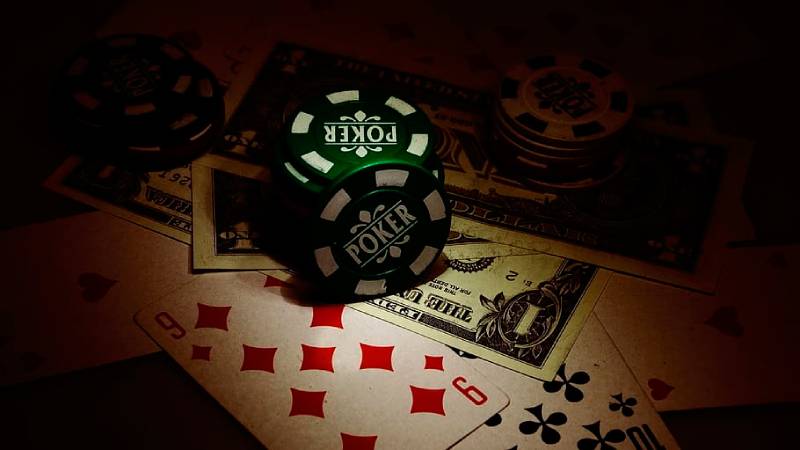 Стоит ли начинать играть в покер в 2022-м
