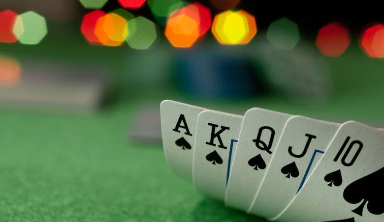 Чему может научить покер