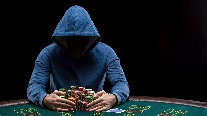 Как распознать и переиграть сильнейшего покериста